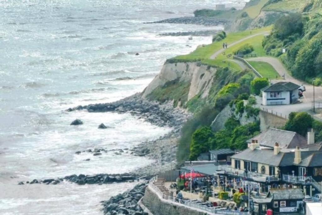 Beautiful Seaside Apartment With Parking Ventnor Bagian luar foto